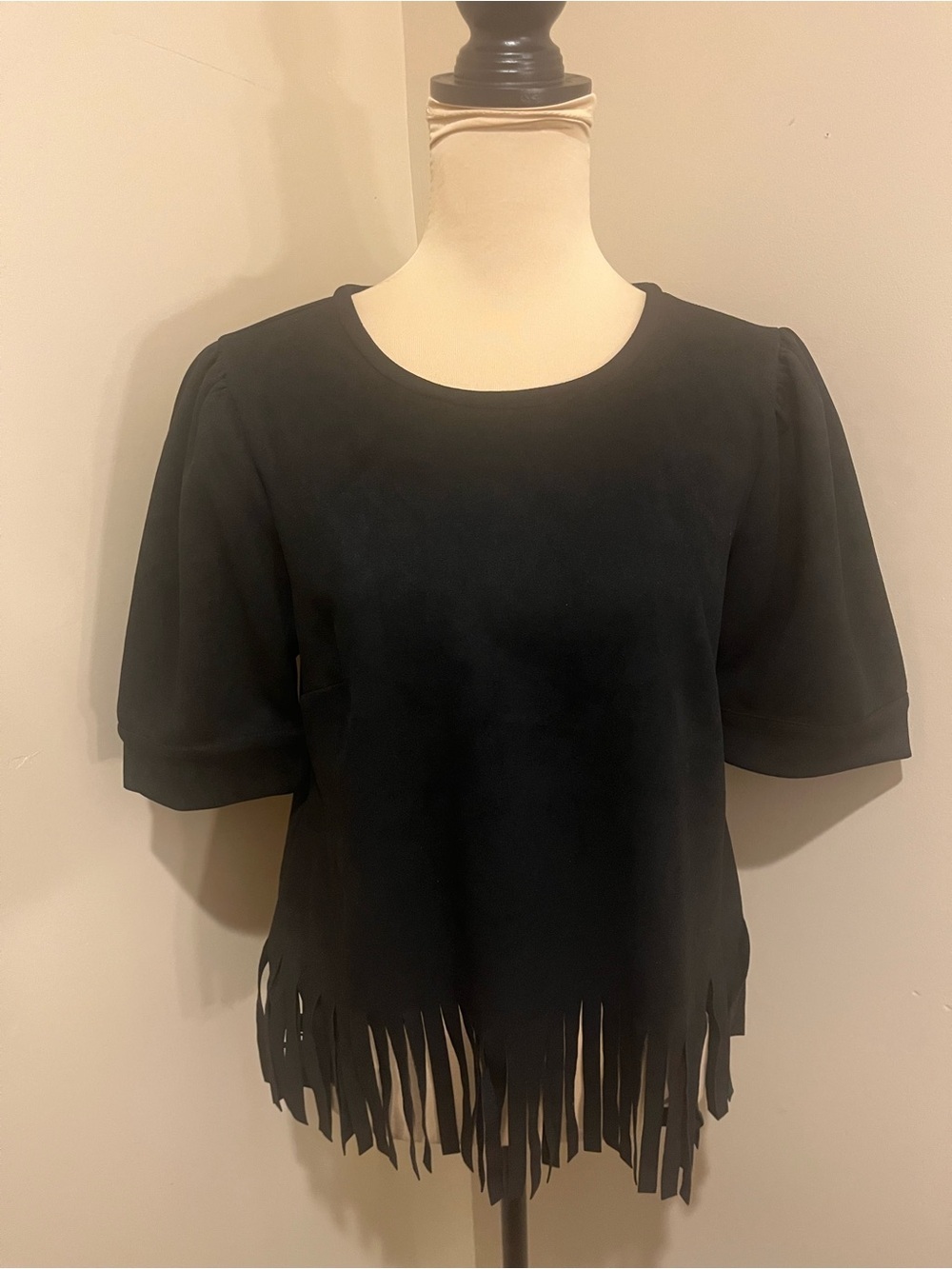Vince Camuto Black Short-Sleeve Fringe Hem Top